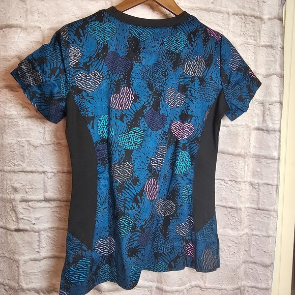 White Cross Scrub Top Womens Blue Hearts Size S VNeck Stretch SidePanels 2 Pkts - Picture 7 of 9